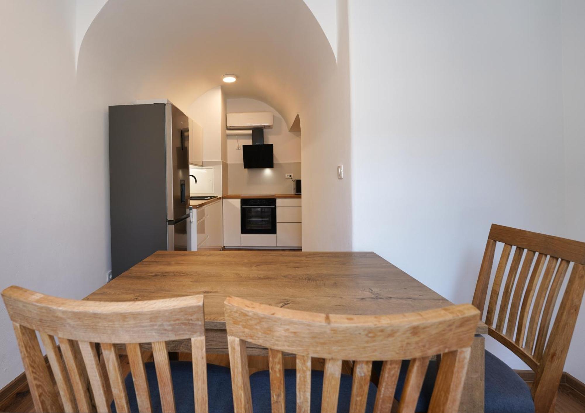 Apartment Metro 7 *
